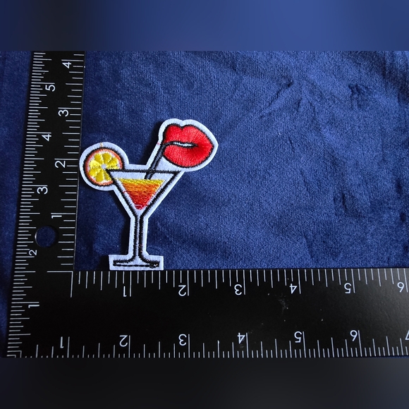 Embroidered Iron on Sunset Cocktail Patch with Lips NWOT unbranded - Picture 7 of 9